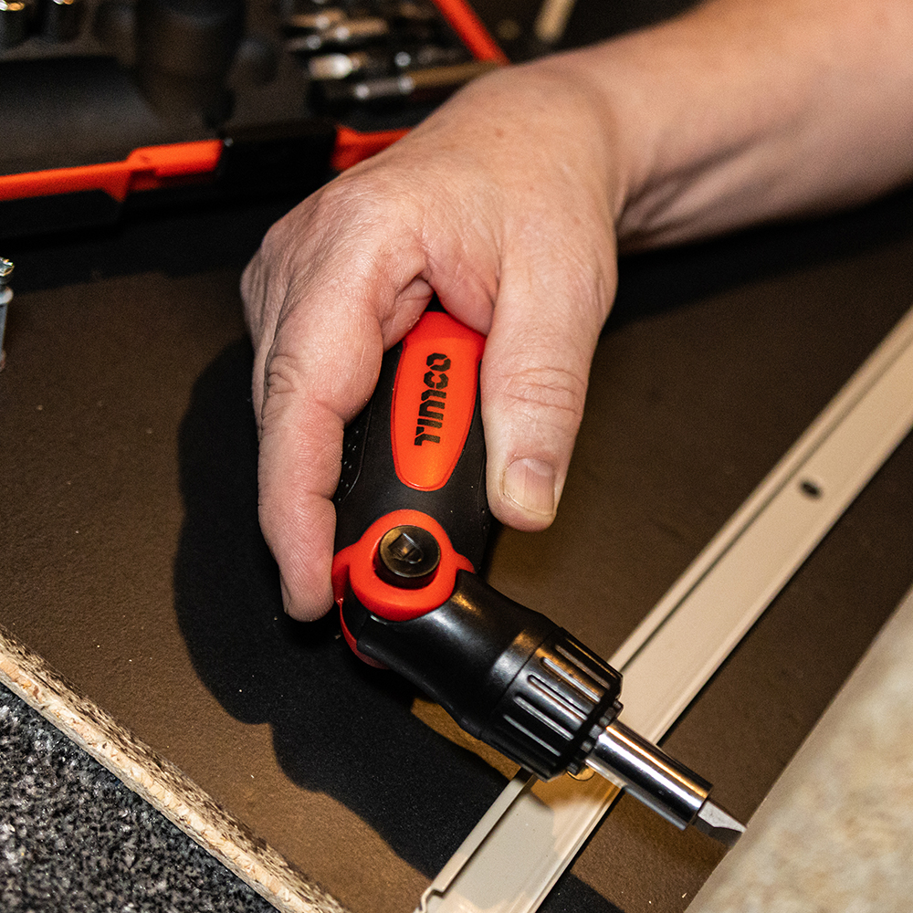 Ratcheting Screwdriver Bit Set - lifestyle